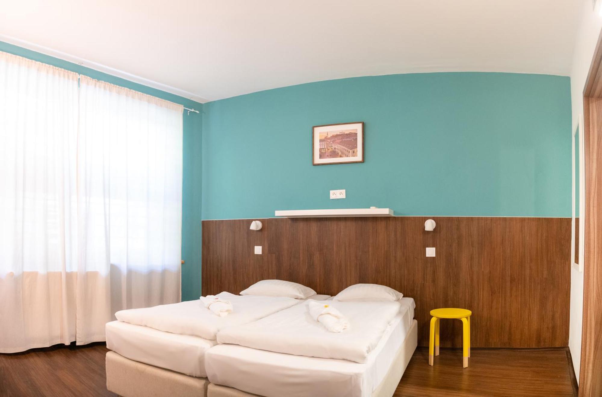 Safestay Bratislava Presidential Palace ภายนอก รูปภาพ